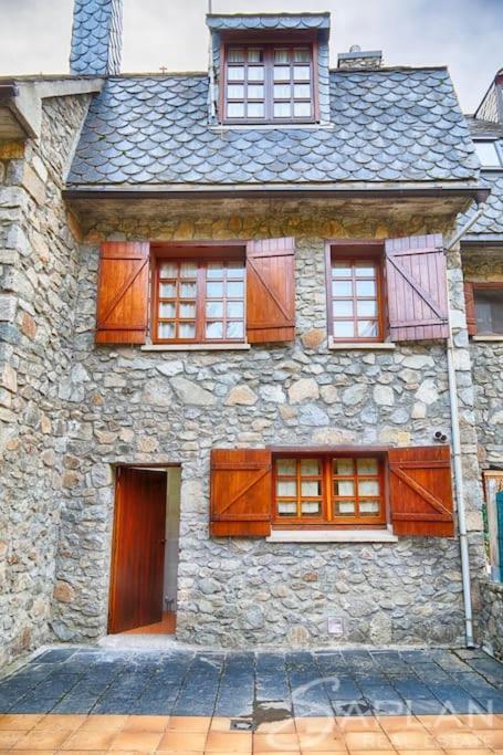 Saplan Real Estate Pensaueth Villa Salardú Екстериор снимка