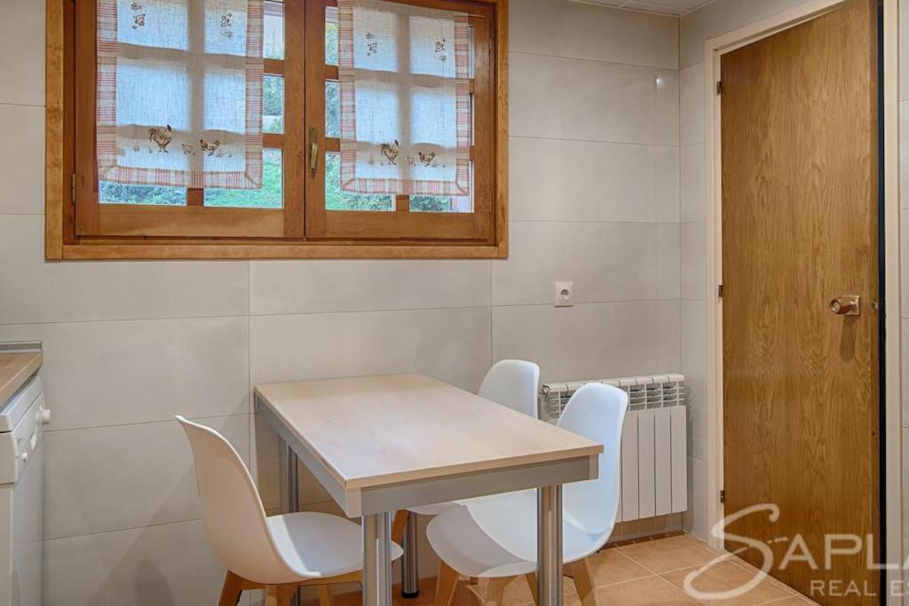 Saplan Real Estate Pensaueth Villa Salardú Екстериор снимка