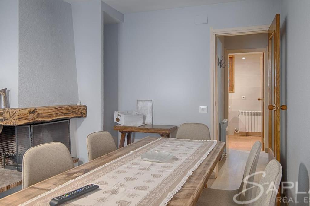 Saplan Real Estate Pensaueth Villa Salardú Екстериор снимка