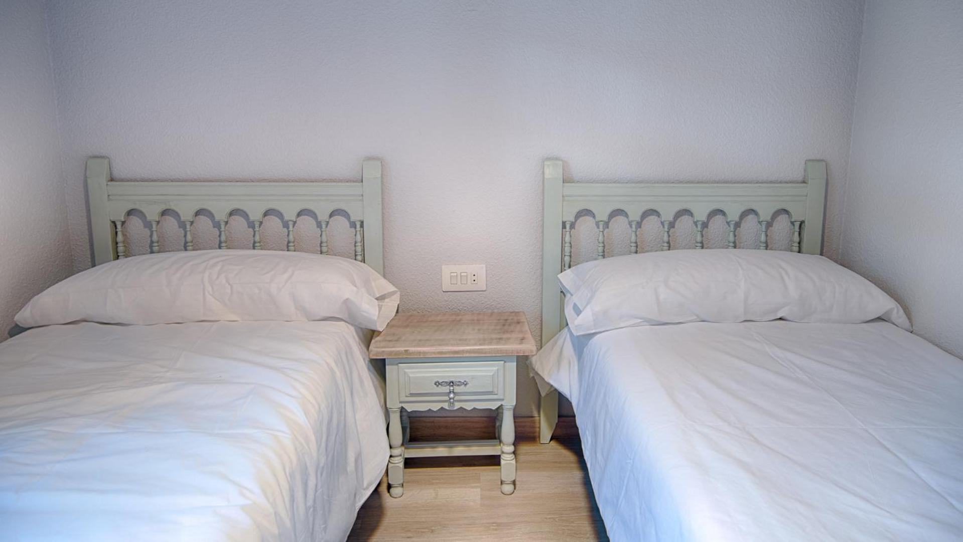 Saplan Real Estate Pensaueth Villa Salardú Екстериор снимка
