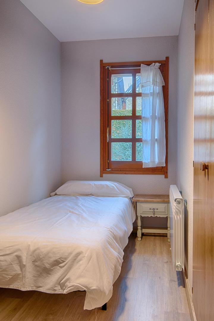 Saplan Real Estate Pensaueth Villa Salardú Екстериор снимка